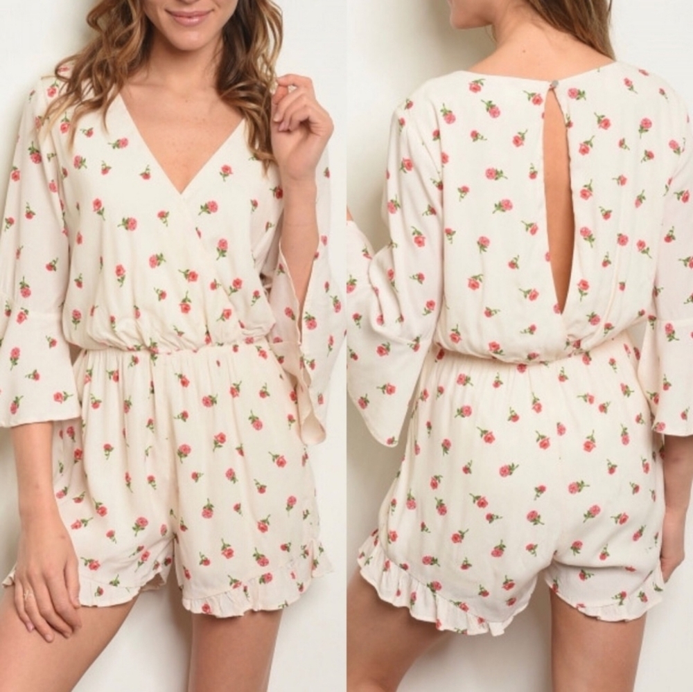 Everly Cream Floral Rose V Neck Romper Small New